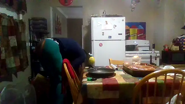 Snapshot of blkhereforall chatting on October 9, 6:33 am blkhereforall online show from October 9, 6:33 am