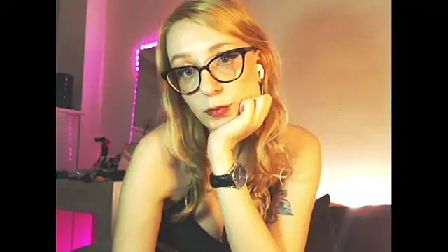 welliza online show from January 9, 2:43 am