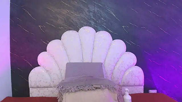 Snapshot of _MiaBrown_ chatting on June 1, 12:07 pm MiaBrown online show from June 1, 12:07 pm