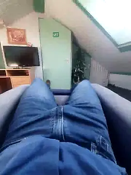 Snapshot of jk1981jk chatting on March 2, 2:54 pm jk1981jk online show from March 2, 2:54 pm