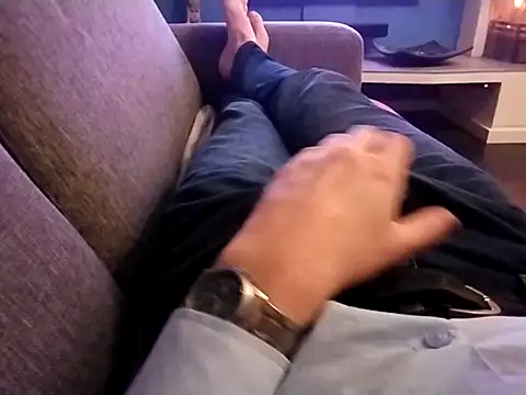 Snapshot of jk1981jk chatting on March 17, 6:42 pm jk1981jk online show from March 17, 6:42 pm