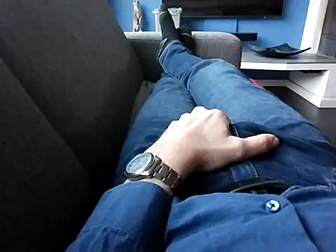 Snapshot of jk1981jk chatting on March 19, 5:50 pm jk1981jk online show from March 19, 5:50 pm