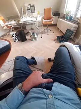 Snapshot of jk1981jk chatting on September 29, 7:24 am jk1981jk online show from September 29, 7:24 am