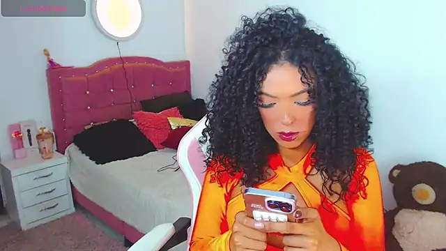 Tanedra collings online show from April 30, 1:45 am
