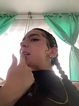 Nicollemays online show from March 17, 12:04 pm