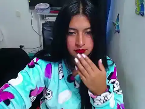 Yunhot  online show from February 15, 8:33 pm