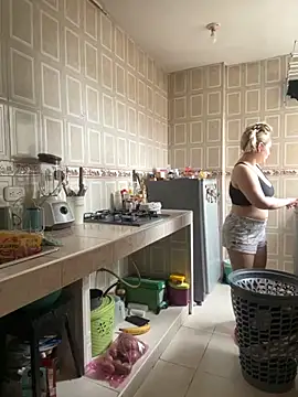 Snapshot of Celestedubois chatting on October 30, 4:52 pm Celestedubois online show from October 30, 4:52 pm