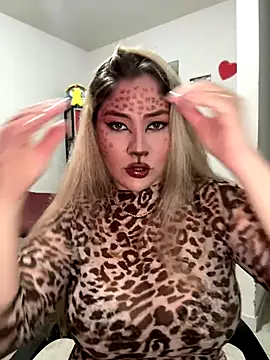 Snapshot of Celestedubois chatting on October 31, 8:43 pm Celestedubois online show from October 31, 8:43 pm