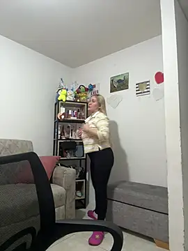 Snapshot of Celestedubois chatting on February 2, 9:46 pm Celestedubois online show from February 2, 9:46 pm