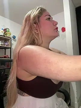 Snapshot of Celestedubois chatting on March 13, 7:53 pm Celestedubois online show from March 13, 7:53 pm