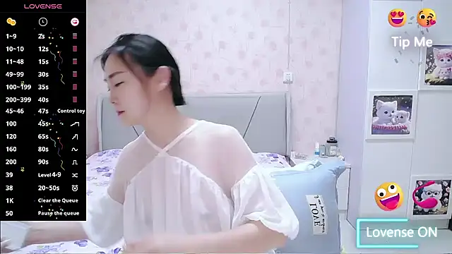 Snapshot of Elvira_baby chatting on May 18, 2:51 am Elvira baby online show from May 18, 2:51 am