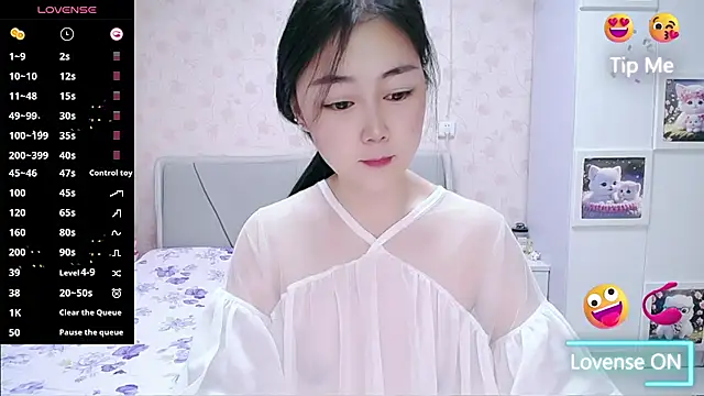 Snapshot of Elvira_baby chatting on May 19, 2:40 am Elvira baby online show from May 19, 2:40 am