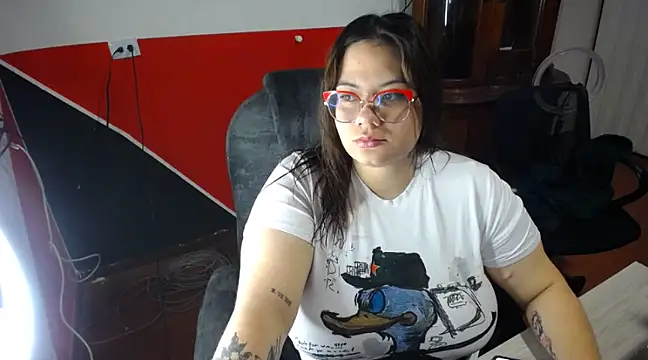 Snapshot of SharaPatinson chatting on February 26, 10:53 pm SharaPatinson online show from February 26, 10:53 pm