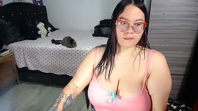 Snapshot of SharaPatinson chatting on October 14, 8:31 pm SharaPatinson online show from October 14, 8:31 pm