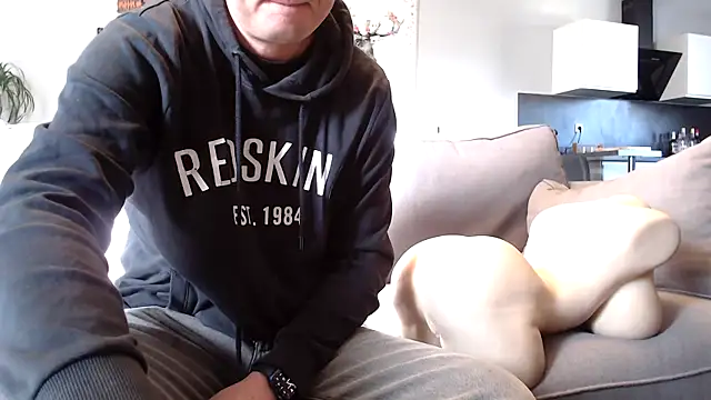 freddy0222222 online show from April 26, 6:55 am