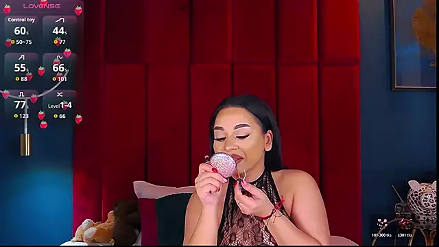 MadyLuxxx online show from January 7, 7:05 pm