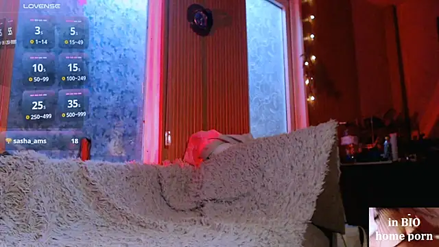 Snapshot of Cassie_Wild chatting on October 27, 1:26 pm Cassie Wild online show from October 27, 1:26 pm