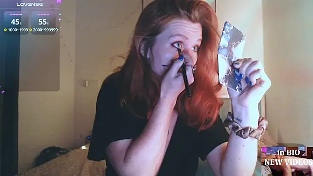 Snapshot of Cassie_Wild chatting on December 4, 1:42 pm Cassie Wild online show from December 4, 1:42 pm