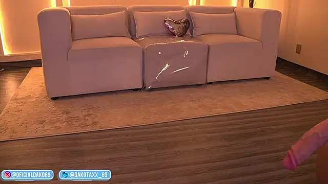 Dakota Lee online show from February 18, 11:33 pm