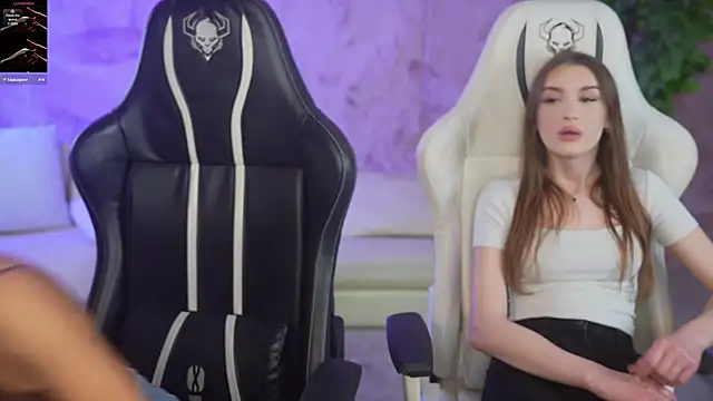 Jasmine Flow online show from October 22, 7:19 am