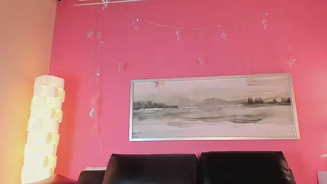 Snapshot of Tiffanysurez_ chatting on February 27, 1:07 pm Tiffanysurez online show from February 27, 1:07 pm