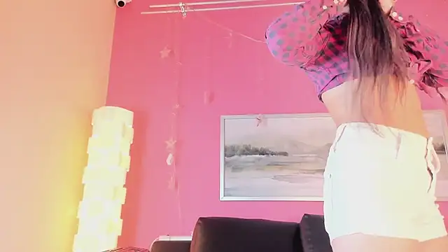 Snapshot of Tiffanysurez_ chatting on March 3, 1:09 pm Tiffanysurez online show from March 3, 1:09 pm