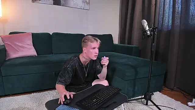 AlexxSweet online show from June 25, 9:25 am