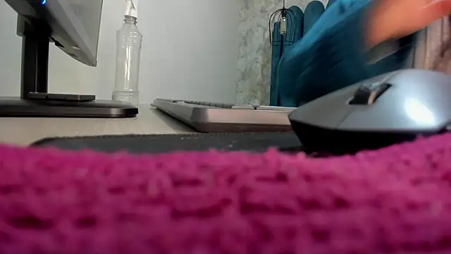 nalalye cruzz  online show from November 12, 3:07 am