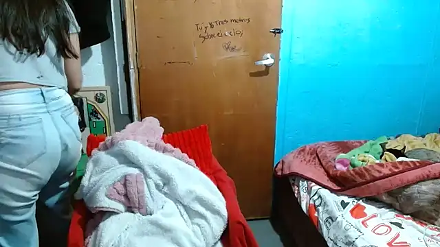 Snapshot of clarisse69 chatting on December 4, 9:46 pm clarisse69 online show from December 4, 9:46 pm