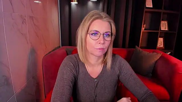 Snapshot of Annie_Light chatting on September 22, 6:04 am Annie Light online show from September 22, 6:04 am