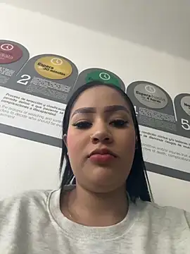 Snapshot of Luisa_Fernandaa chatting on September 24, 1:09 am Luisa Fernandaa online show from September 24, 1:09 am