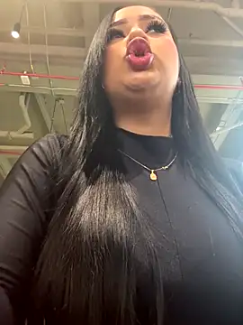 Snapshot of Luisa_Fernandaa chatting on October 5, 9:24 pm Luisa Fernandaa online show from October 5, 9:24 pm