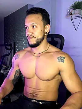 ARON TAYLER01 online show from October 25, 10:23 am