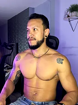 ARON TAYLER01 online show from November 14, 10:25 am