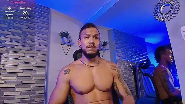 ARON TAYLER01 online show from July 10, 10:29 am