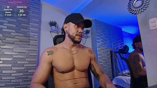 ARON TAYLER01 online show from August 1, 10:25 am