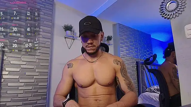 ARON TAYLER01 online show from August 2, 11:52 am