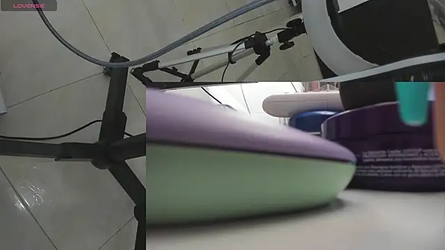 Snapshot of bellacutey_ chatting on February 28, 8:28 pm bellacutey online show from February 28, 8:28 pm