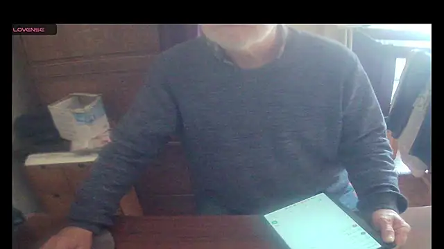 Snapshot of terrybare chatting on February 1, 10:58 am terrybare online show from February 1, 10:58 am