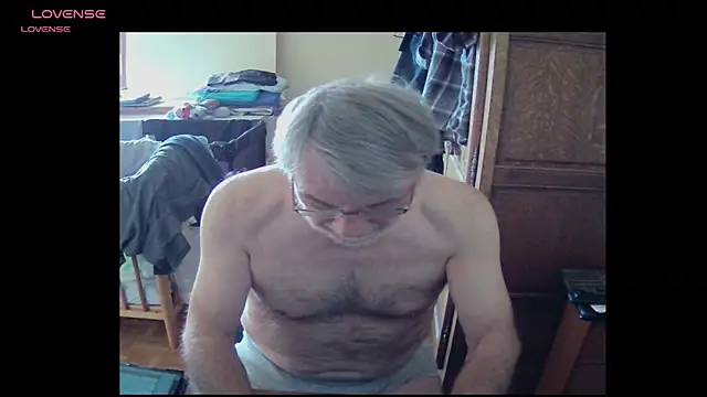 Snapshot of terrybare chatting on March 29, 1:55 pm terrybare online show from March 29, 1:55 pm