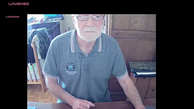 Snapshot of terrybare chatting on March 31, 10:04 am terrybare online show from March 31, 10:04 am