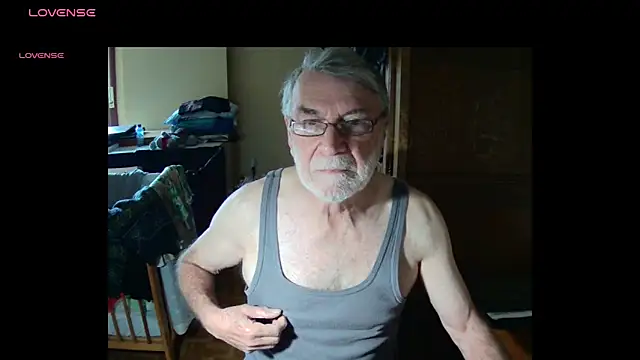 Snapshot of terrybare chatting on April 2, 7:50 am terrybare online show from April 2, 7:50 am