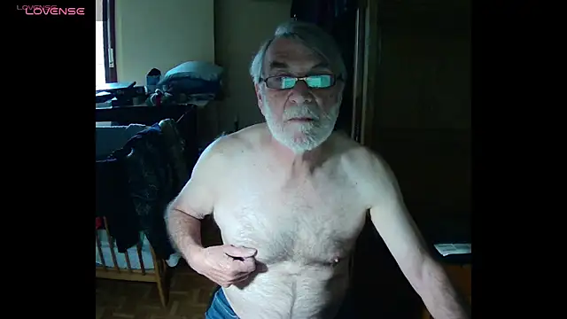 Snapshot of terrybare chatting on April 11, 2:32 pm terrybare online show from April 11, 2:32 pm