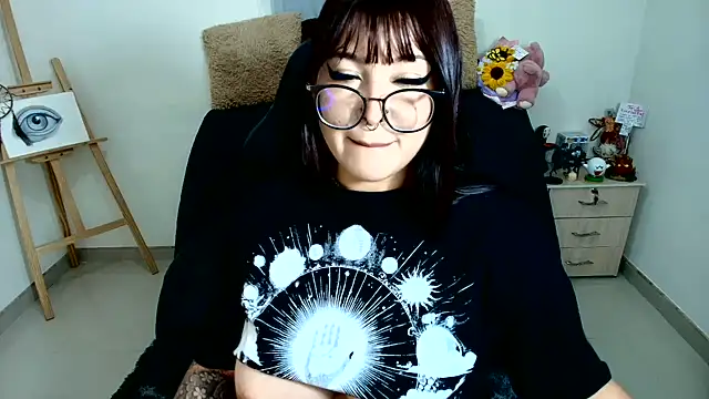 Snapshot of SweetIsabella_x chatting on June 7, 5:11 am SweetIsabella x online show from June 7, 5:11 am