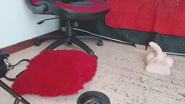 Snapshot of misslombana chatting on February 22, 4:51 am misslombana online show from February 22, 4:51 am