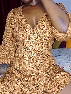 Snapshot of NicRaisaa chatting on November 10, 5:50 am NicRaisaa online show from November 10, 5:50 am