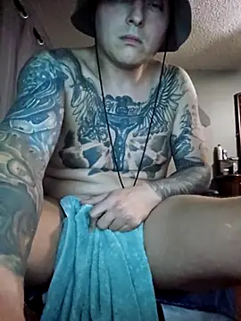 Snapshot of MrBiggBallz chatting on December 7, 11:29 am MrBiggBallz online show from December 7, 11:29 am