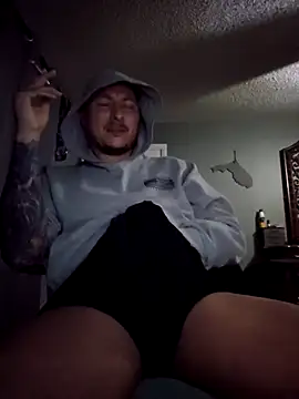 Snapshot of MrBiggBallz chatting on January 2, 11:52 am MrBiggBallz online show from January 2, 11:52 am