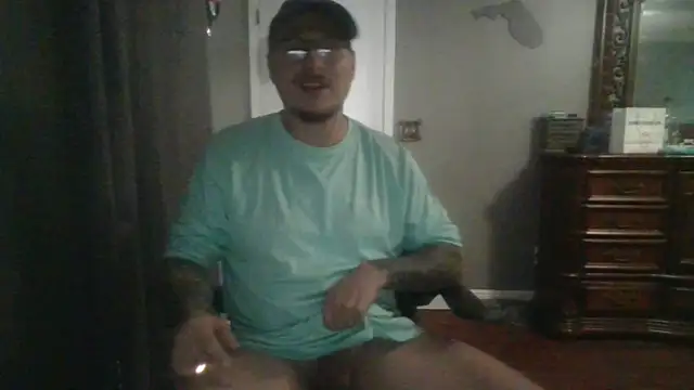 Snapshot of MrBiggBallz chatting on February 12, 9:43 pm MrBiggBallz online show from February 12, 9:43 pm