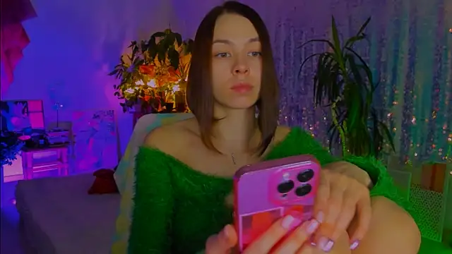 Snapshot of poli__ chatting on December 15, 4:11 pm poli online show from December 15, 4:11 pm